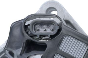 Range Rover L322 Alternatör Şarj Dinamosu 3.6D 06-12 YLE500440