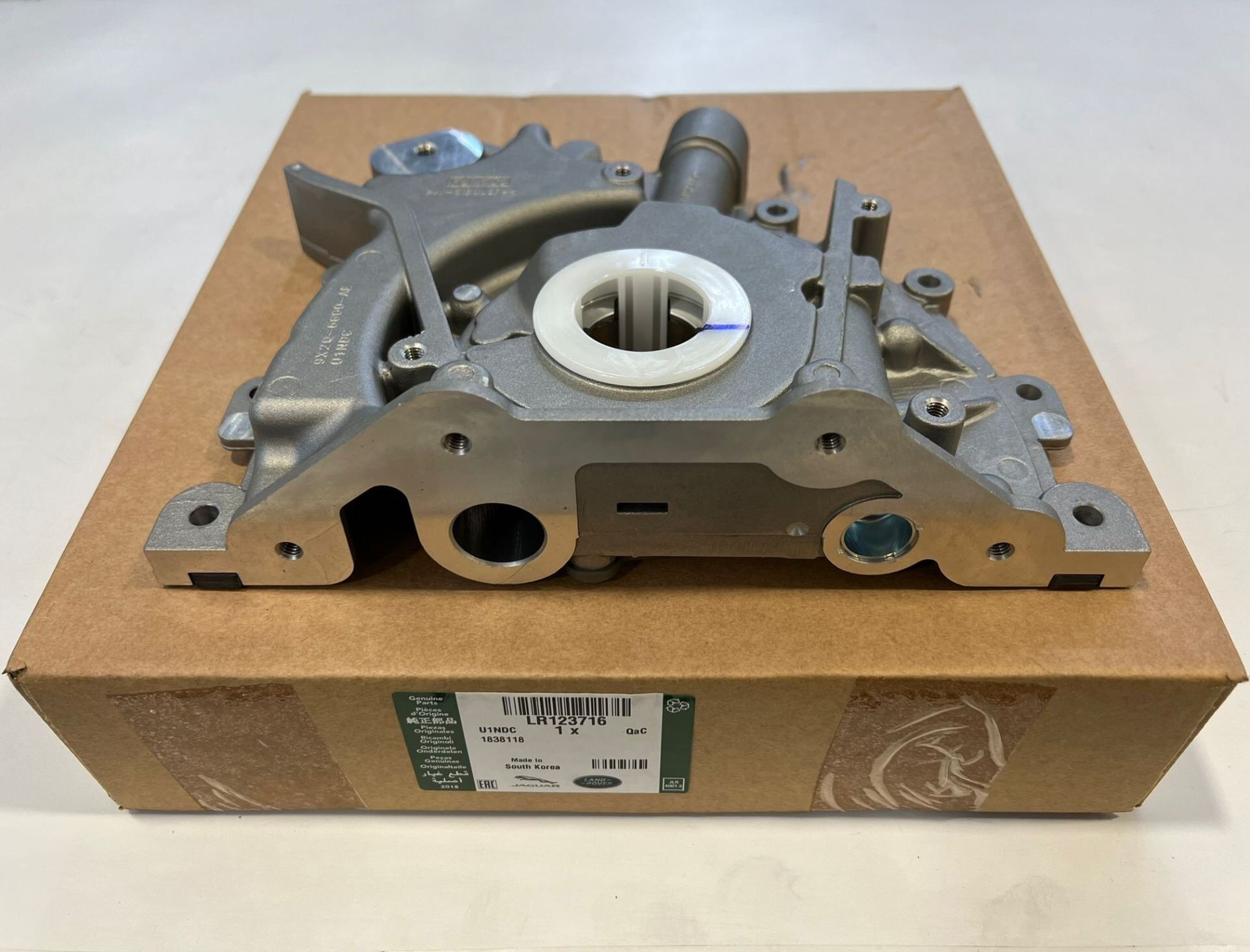 Land Rover Discovery L319 L462 Range Rover L322 L405 Sport L320 L494 Velar L560 Yağ Pompası Orijinal 2.7TD 3.0D LR123716