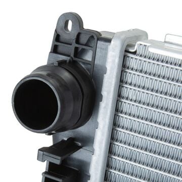 Mercedes C Serisi W205 E Serisi W213 Motor Su Radyatörü M177 M651 M654 M274 A0995007303