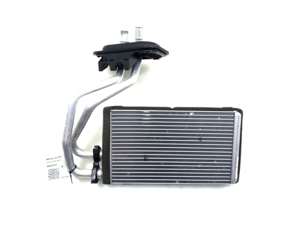 Mercedes Vito W447 Kalorifer Radyatörü OM654 OM654 A0008304401