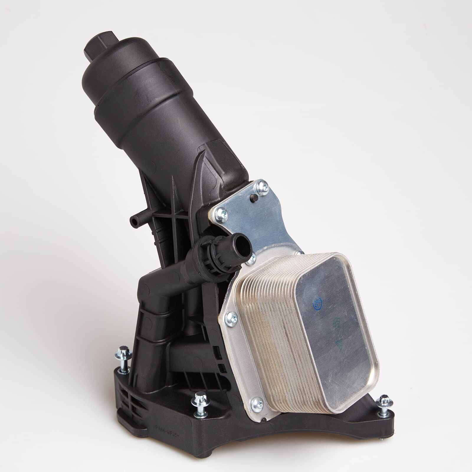 Bmw F20 F22 F30 G20 F32 F36 G30 Motor Yağ Soğutucusu Kütüklü B37 B38 B47 B48 11428576429 11428596283